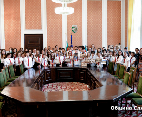 Ученици от ОУ „Д-р Иван Селимински“ посетиха Община Сливен   